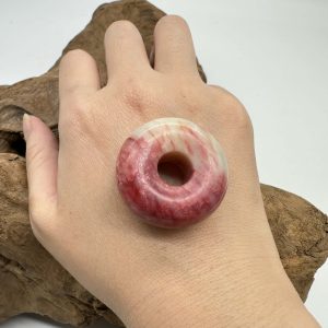 【肌容雪】天然美石雞血石紅紋千層平安扣吊飾 編號B146